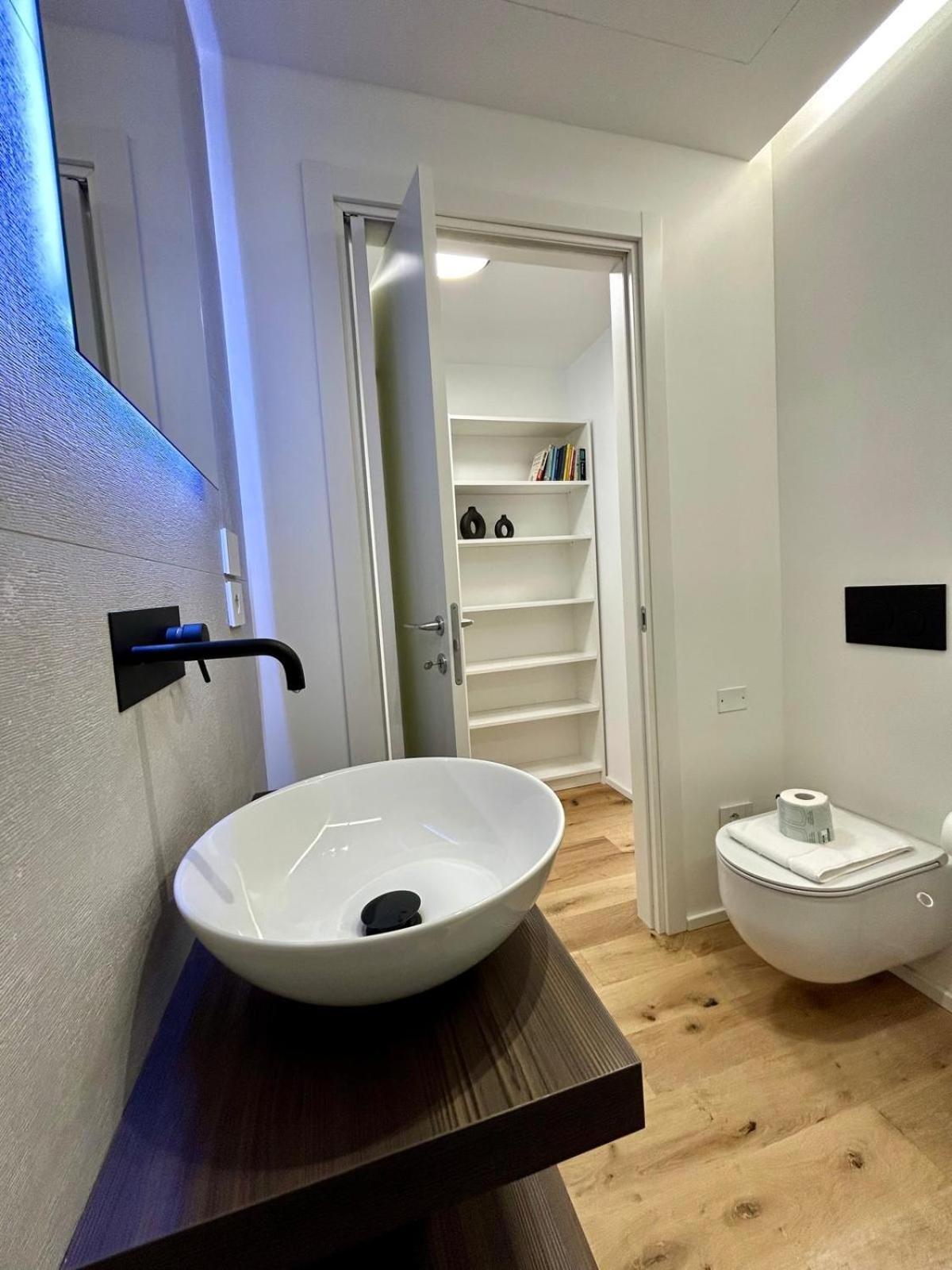 Kibilu Luxury Apt With Terrace, Isola District And Near Garibaldi Station Milan Exterior photo